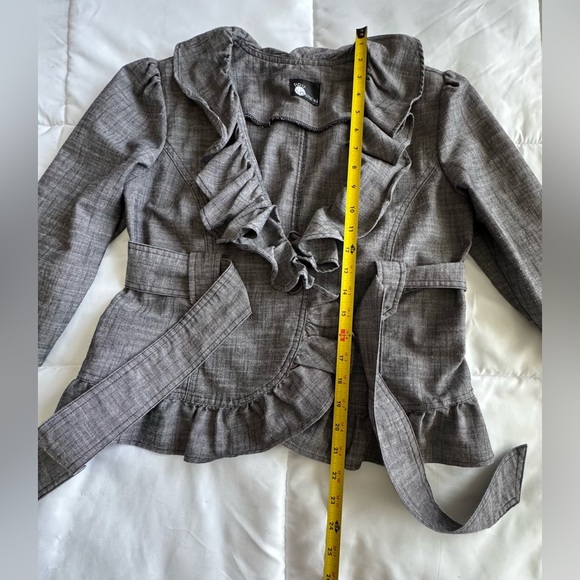 First Option Women's Gray Jacket Blazer
Size Small - Picture 4 of 8